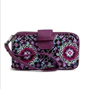 NWT - Vera Bradley Iconic RFID Smartphone Wristlet